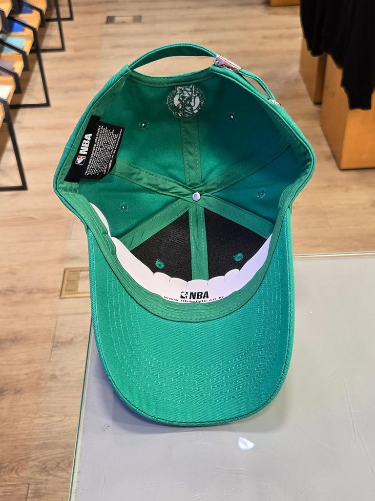 NBA Unisex BOS Gothic Initial Hard Ball Cap Hat N245AP415P (51)