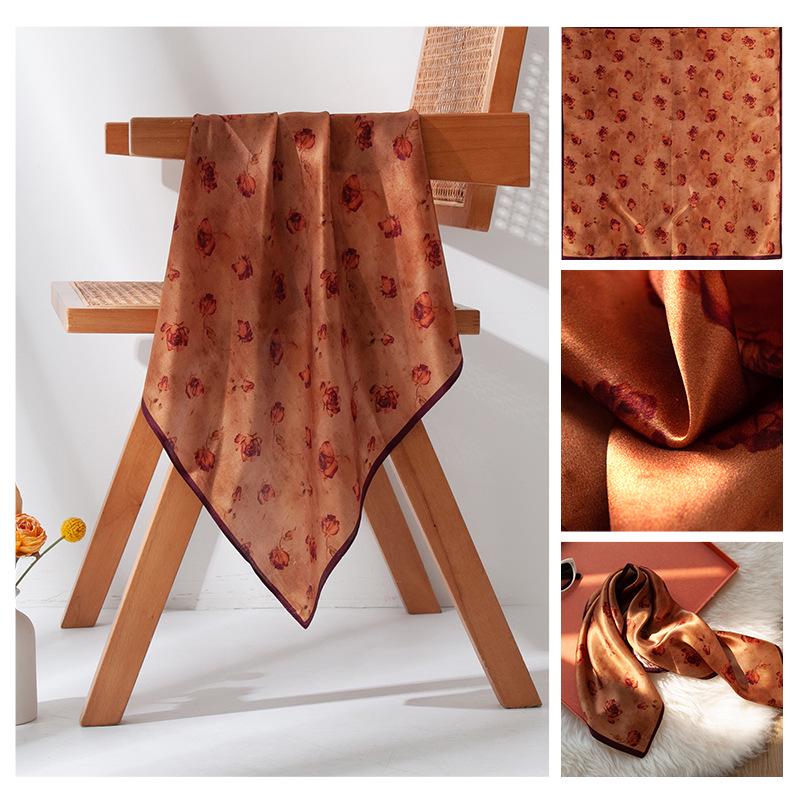 

Женский элегантный шейный платок с принтом желтых роз 53x53 cm