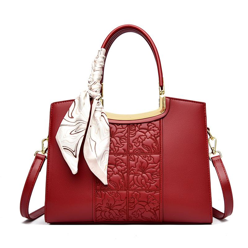 

Сумка с модным дизайном для женщин, сумка большой вместимости и сумка на одно плечо для ежедневных поездок на работу. красный