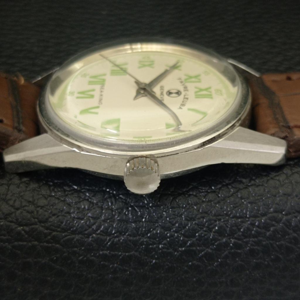 FAVRE LEUBA SEA KING VINTAGE HAND-WINDING SWISS MENS CREAM DIAL WATCH A703819-1 R213f-a703819