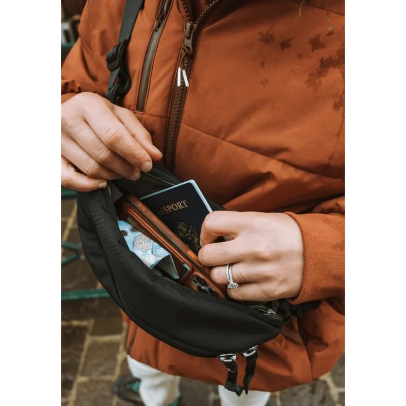 EVERGOODS CAS2 Civic Access Sling 2L Solution Black, Compact Travel Sling Bag for Men, Lightweight Shoulder Bag, Father's Day Gift