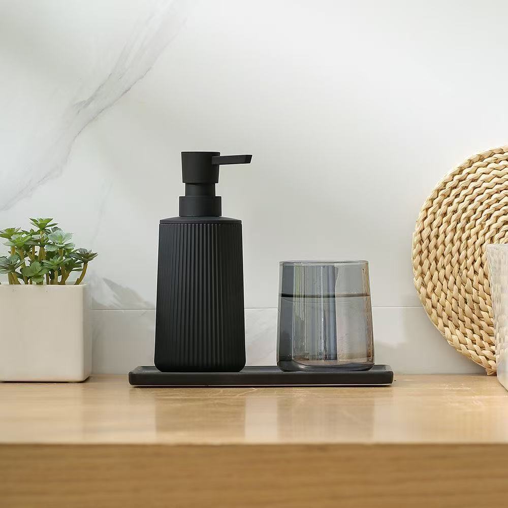 Separate lotion bottles are used for hand sanitizer, hand cream, dishwashing liquid, bathroom, kitchen, hotel and Mingsu plastic