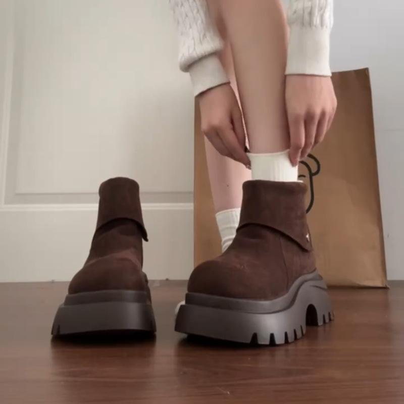 

2025 autumn and winter retro niche thick-soled heightening short boots women s fashion trend wear versatile thick-heeled fashion boots 35 коричневый