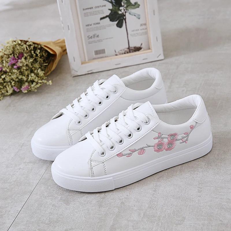 Fashion Embroidered Little White Shoes Women's 2024 Spring New Student Thick Sole Board Shoes Sports  Sneakers Women Platform Shoes