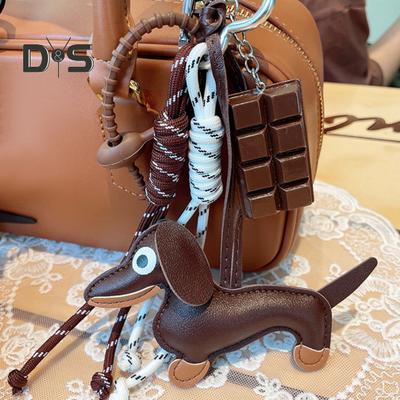 Brelok do kluczy jamnik torebka wisiorek sztuczna skóra uroczy szczeniak pies urok prezenty wiszące ozdoby do torebek torebki portfele akcesoria w stylu retro