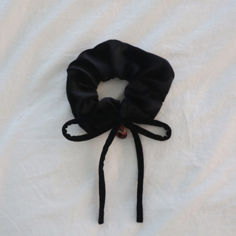 APIOH VELVET RIBBON SCRUNCHY