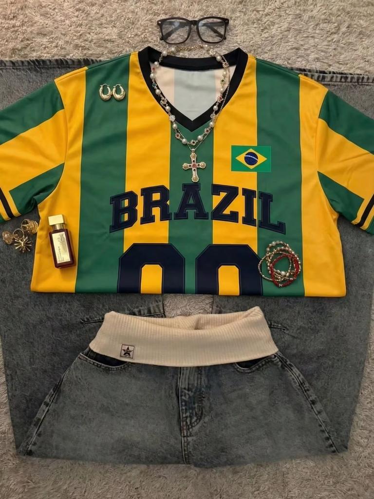 Fashion Y2K Brazil Style Jersey Green & Yellow Striped Print Loose V-Neck T-Shirt Streetwear Style Women Sporty Stylish T Shirt