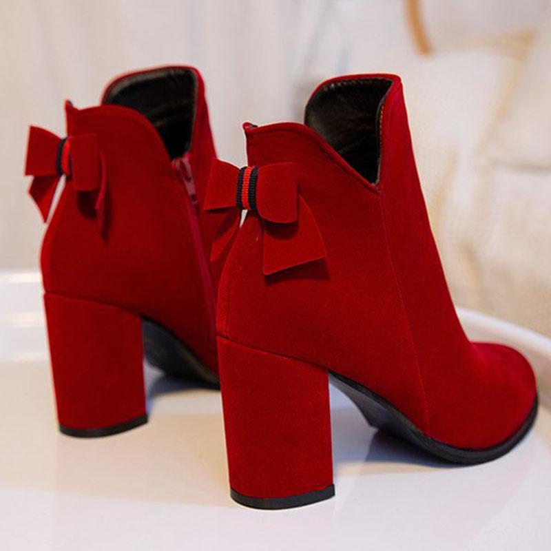 

Красная дорожка коровья замша свадебные женские туфли 2024 Новая мода сохраняют тепло бабочка узел высокие каблуки туфли-лодочки ботильоны для вечеринки осень 39 красный
