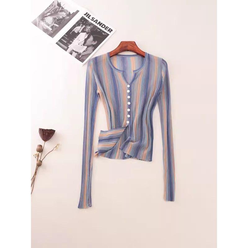 Vertical Stripes Gradient V Neck Tops Summer Thin Silm Single Row Button Women's Knitted Sweater Breathable Sun Protection Shirt