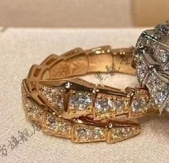 

Женское роскошное кольцо из змеиной кости с бриллиантами - Модное, уникальное дизайн