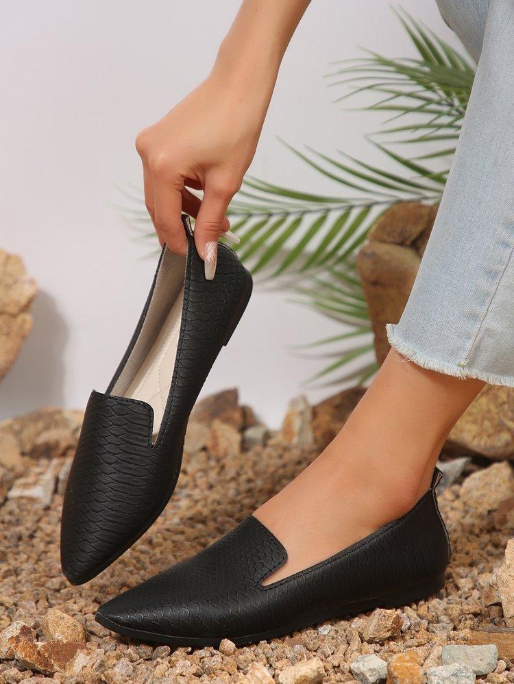 

Flat-soled women s shoes 2025 new simple pointed snake pattern flat-soled single shoes foreign trade large size one-pedal lazy shoes 43 чёрный
