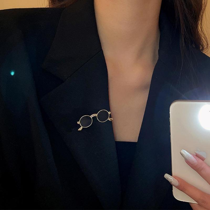 1Pc  Mini Sunglasses Brooches Vintage Metal Glasses Shaped Pins Women Men Party Clothing Accessories