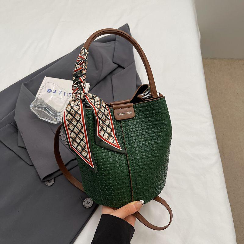 

Versatile Hong Kong Fashion: Women s Retro Minimalist Bucket Shoulder and Crossbody Bag