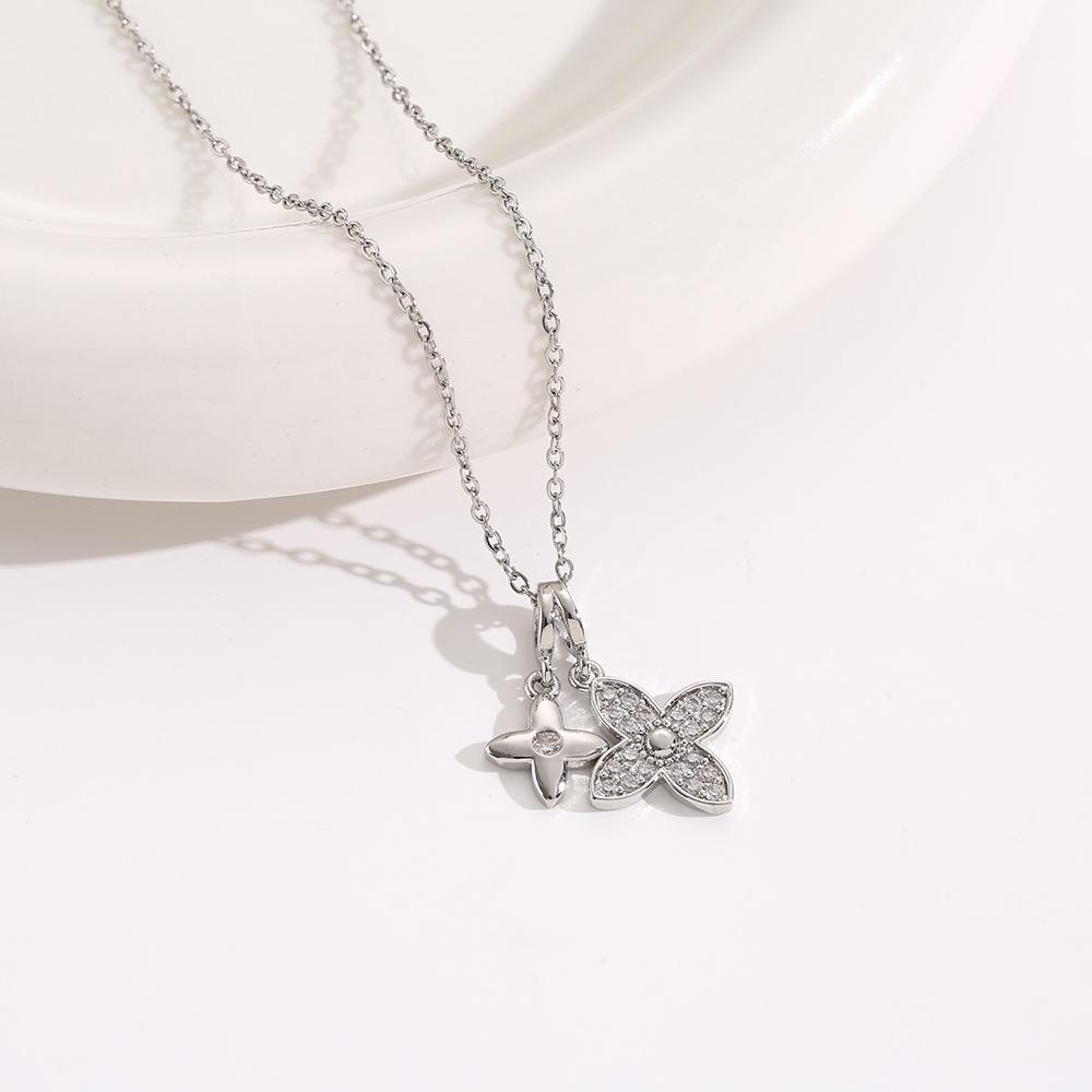 Elegant Gold-Plated Chinese-Style Four-Leaf Clover Necklace with Imitation Hetian Jade Pendant for Women