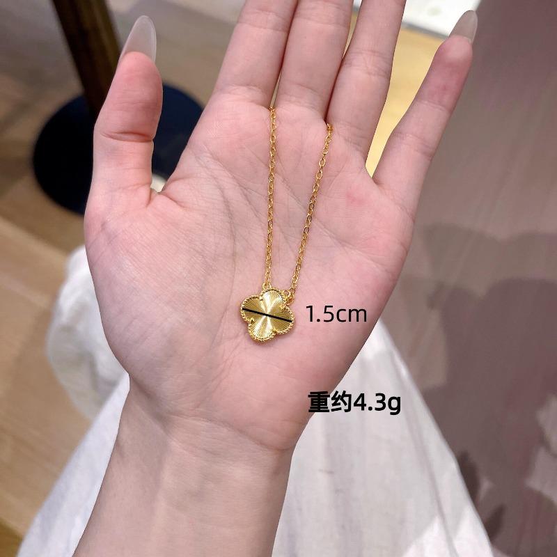 sand gold laser four-leaf clover pendant necklace simulation gold collarbone chain niche light luxury high-end integrated chain accessories