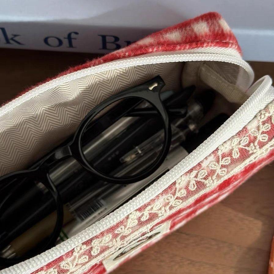 Xiaohongshu Style High-Value Kitty Cat Plush Pencil Case, Large Capacity, Portable Storage for Students