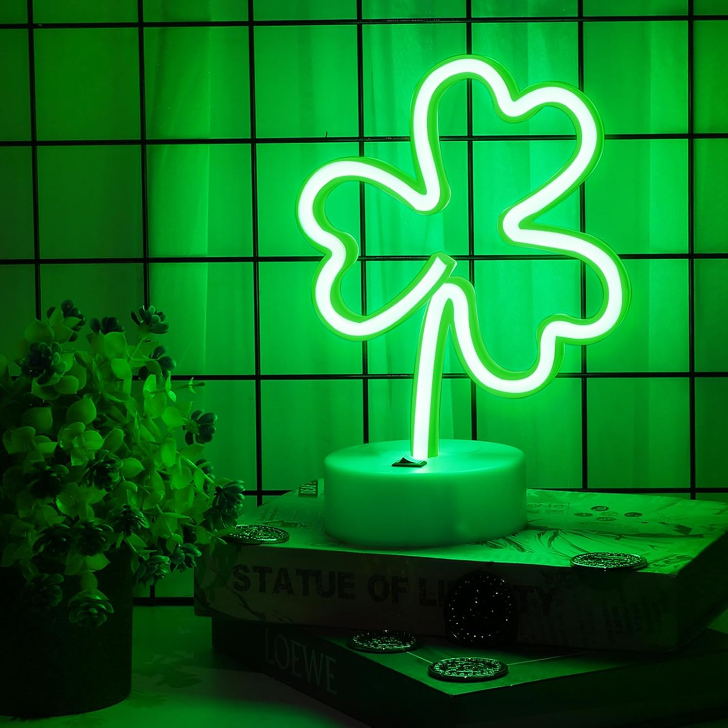

Green Lucky Clover Neon Sign Light with Holder Base USB or Battery Operated LED Table Decoration for Bedroom Wedding Kids Party