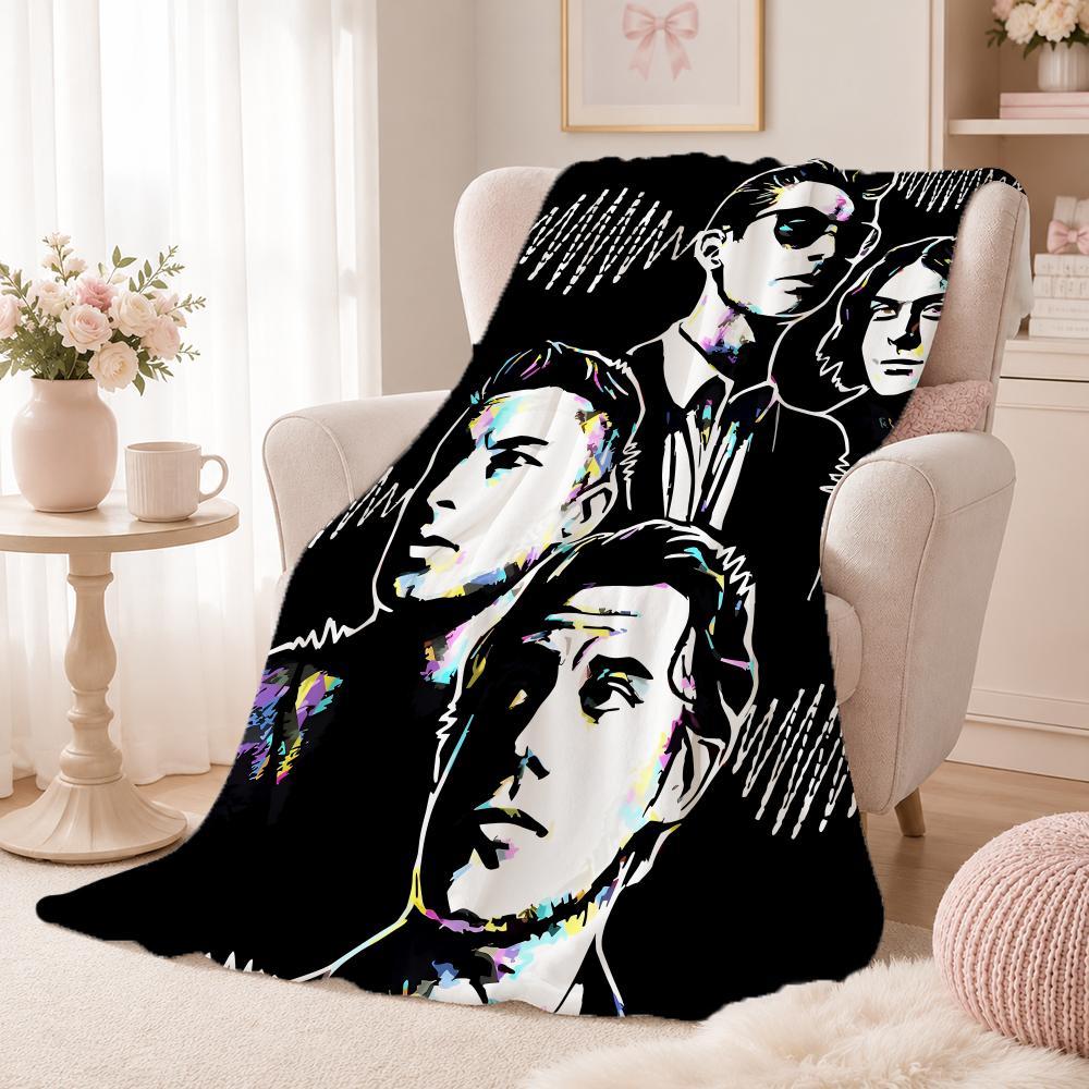 Rock Band A-Arctic MonkeysS Throw Summer Flannel Throw Blanket Soft Antistatic Washable KidFriendly Couch Bed
