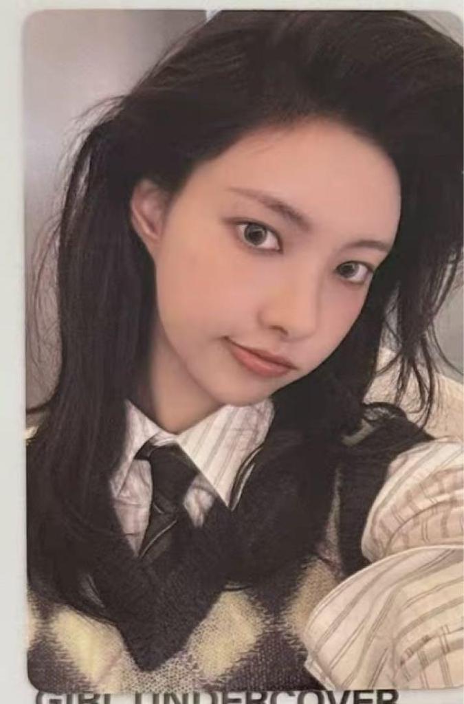 [USED] ILLIT Yuna bomb China Ichicho yizhiyu1.0 limited trading card