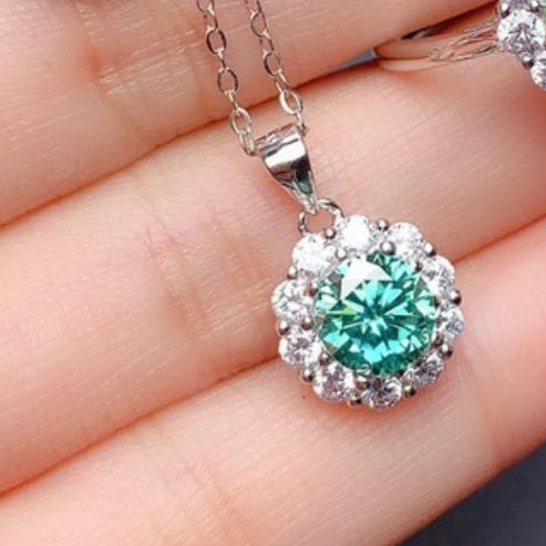 Vintage 2ct Green Moissanite Pendant 925 Sterling Silver Charm Wedding Pendants Necklace For Women Party Choker Jewelry Gift
