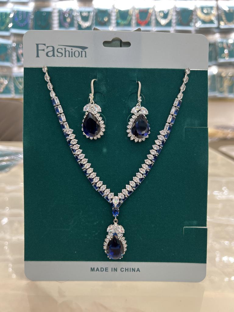 Two Piece Retro Light Luxury Zircon Water Drop Ear Hook Necklace European and American Jewelry Set for Women