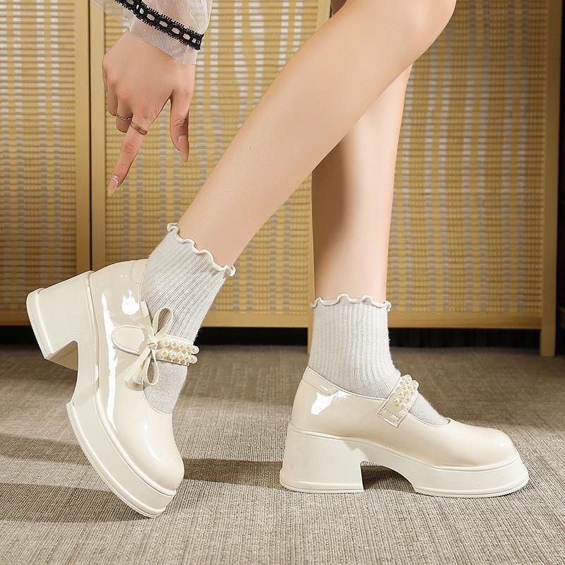 2025 autumn new retro Korean skirt platform Mary Jane shoes women's French pearl sweet thick heel small leather shoes