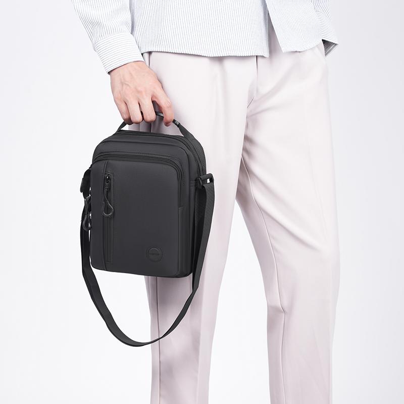 Men's Shoulder Bag Large Capacity Outdoor Commuter Mobile Phone Bag Water-Repellent Business Handbag