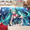 Neuer Virtueller Band H-Hatsune MM1ku Teppich für Wohnzimmer Cartoon Kinderzimmer Sofa Fußmatte Bodenläufer Rutschfest Deko Matte Geschenk