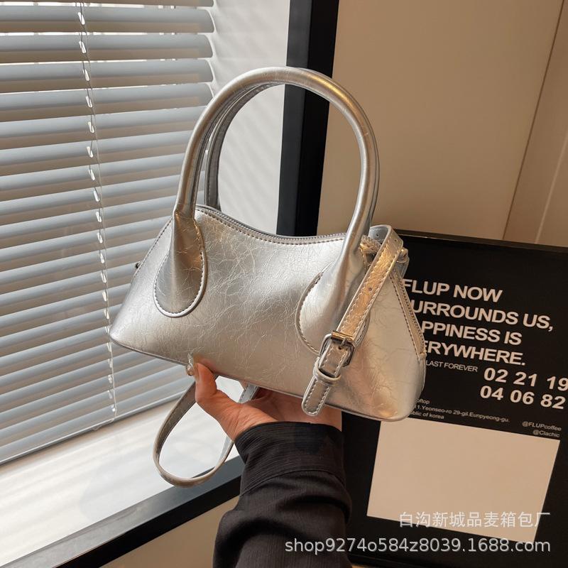 French niche fashion versatile handbag women's 2025 new temperament shoulder bag simple and explosive crossbody bag
