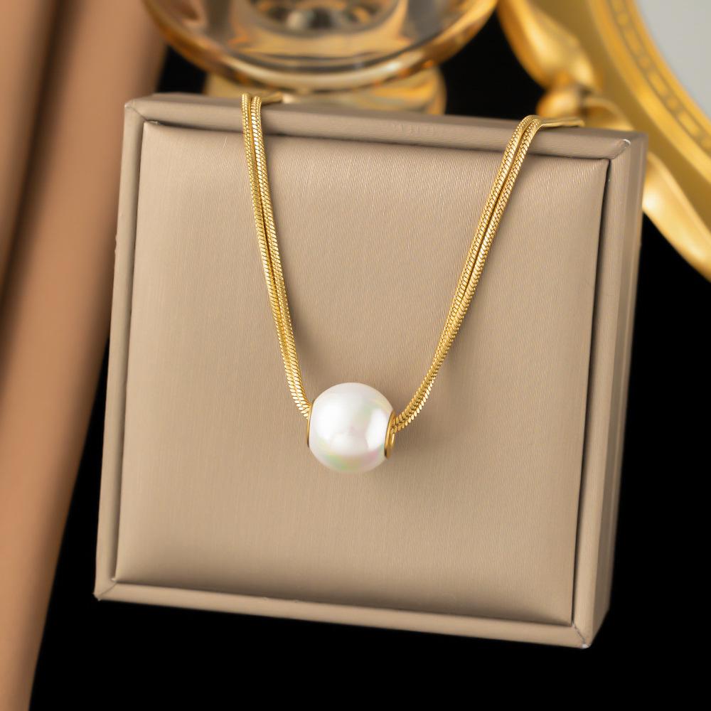 Elegant Titanium Steel Clavicle Necklace for Women - Trendy, Durable, and Fashionable