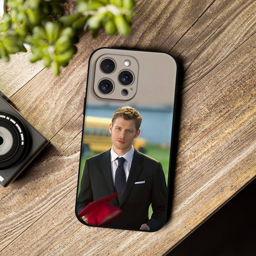 Klaus Mikaelson The V-Vampire D-Diaries Phone Case Phone Case For IPhone 17 16 15 14 13 12 11 X XR XS Plus Pro Max Mini Soft Bla