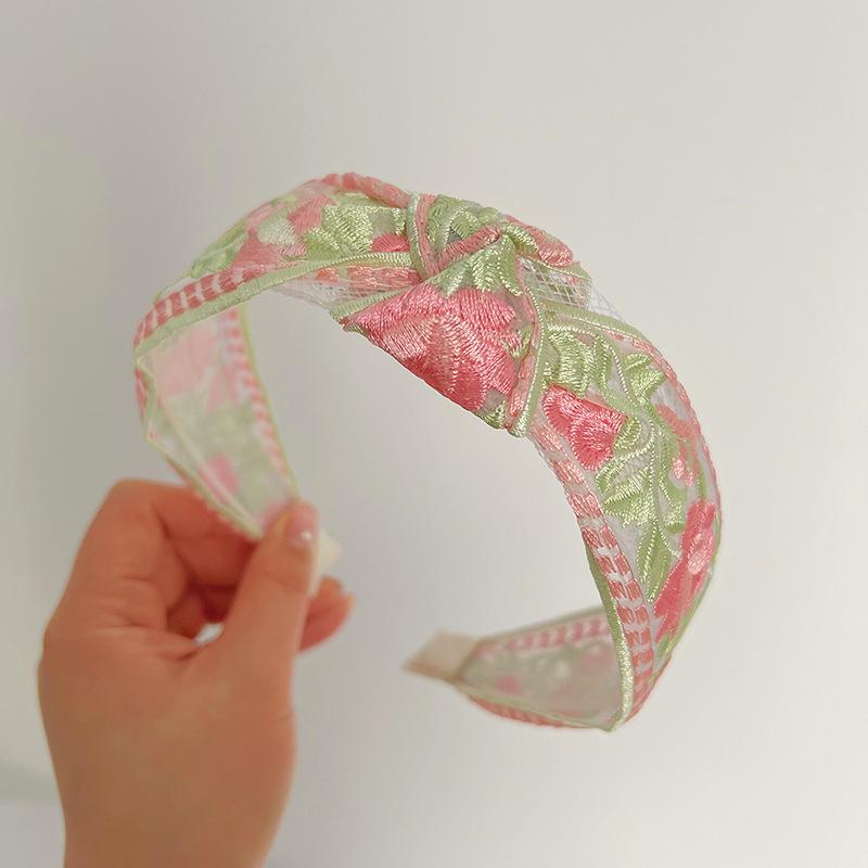 Luxury Embroidered Chinese Zanhua Wide-Brim Face-Washing Headband for Women