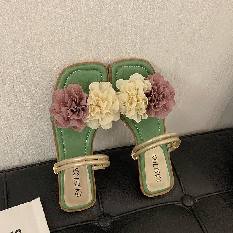 2025 spring and summer new sandals women's fashion flat slippers niche design sense casual one-word shoes