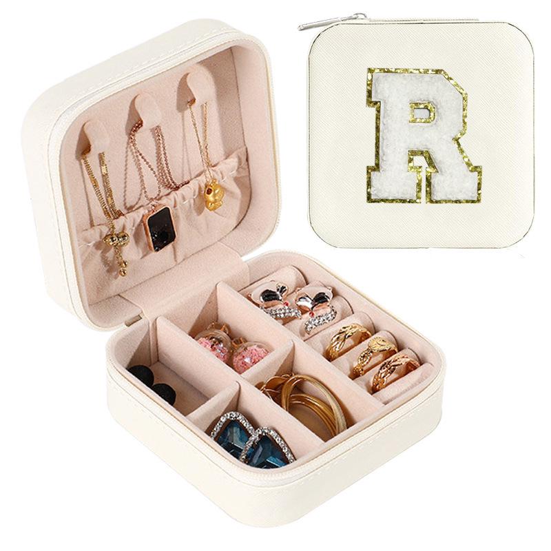 

Большая шкатулка для украшений для серег-пусетов и колец - Портативное кожаное хранилище с дизайном в виде букв