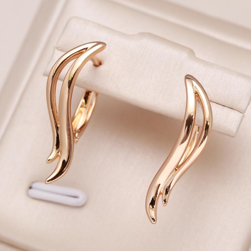 Neue Hohl Glänzende Blatt Kleine Ungewöhnliche Ohrringe Damen Roségold Farbe Hängende Ohrringe Süß Täglich Einzigartig Modeschmuck