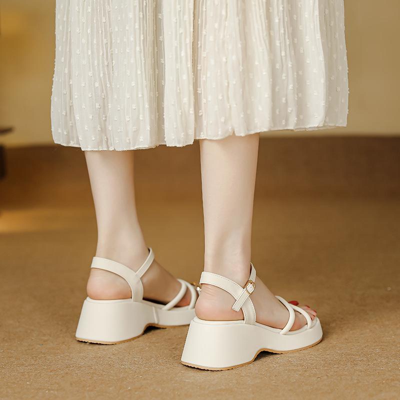 Summer new platform sandals women's toe straps Roman shoes wear fashion slippers one-word buckle beach shoes women