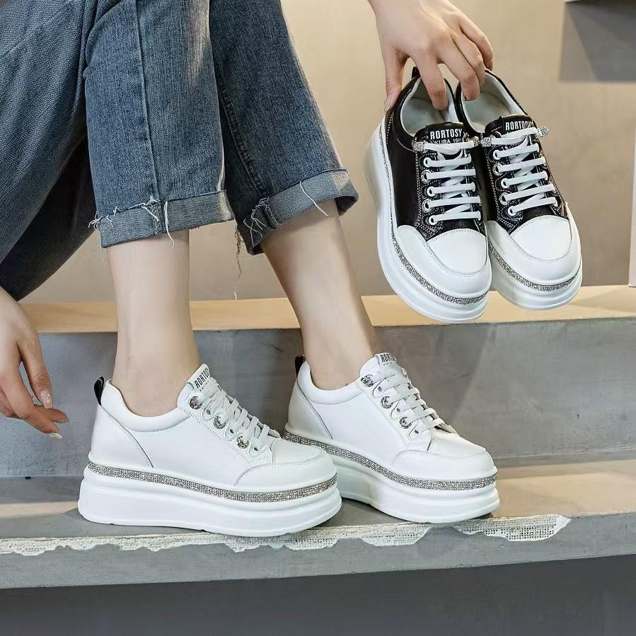 Fashion Leather Niche Platform Sports Shoes Autumn New Heightening Soft Leather Board Shoes Muffin Casual White Shoes