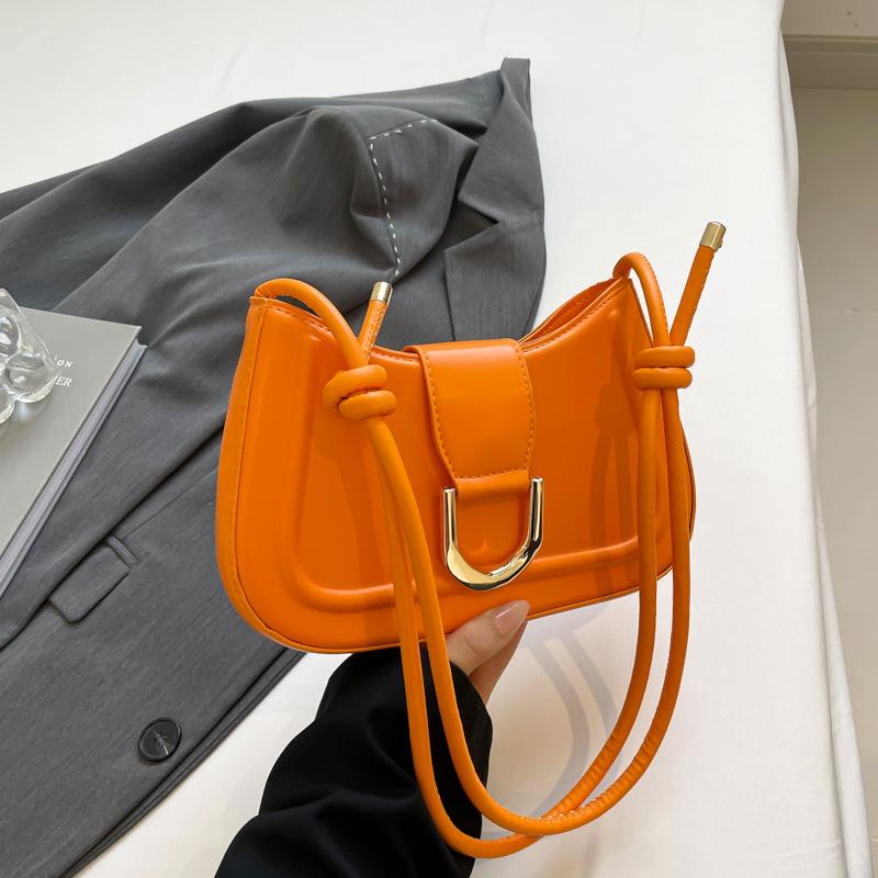 Versatile Bag Women's 2025 Spring and Summer New Crescent-shaped Saddle Bag High-end Chain Shoulder Bag Fashion Women's Bag