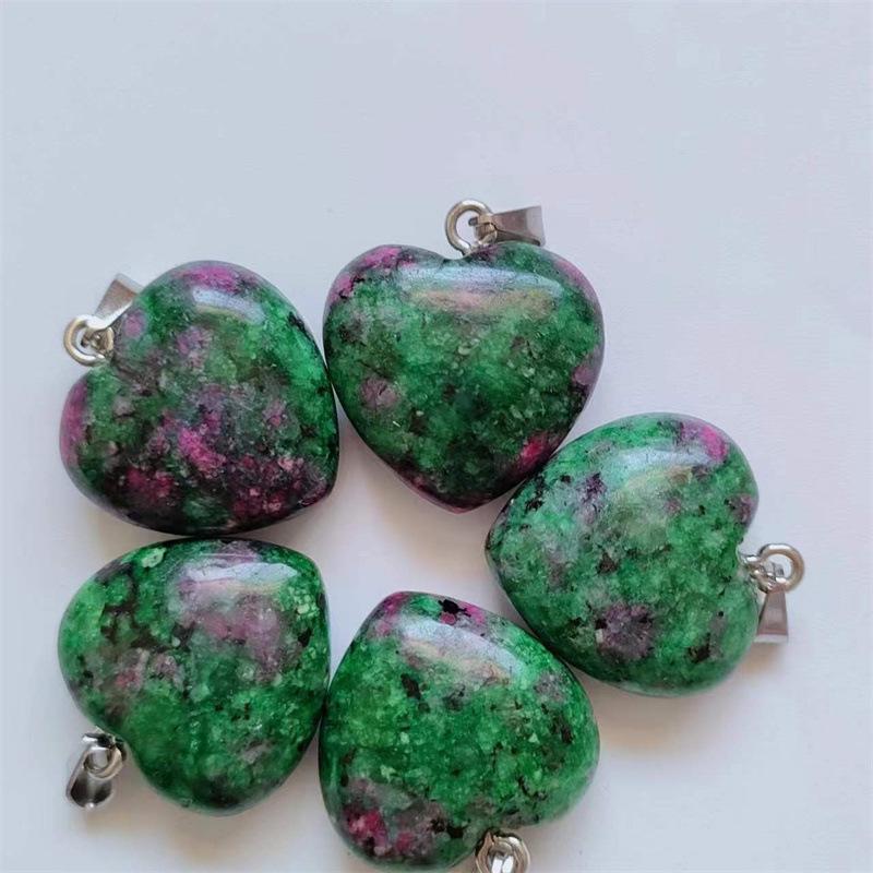 Korejský náhrdelník s přívěskem ve tvaru srdce z přírodního krystalu o velikosti 20 mm - dárek k Valentýnu