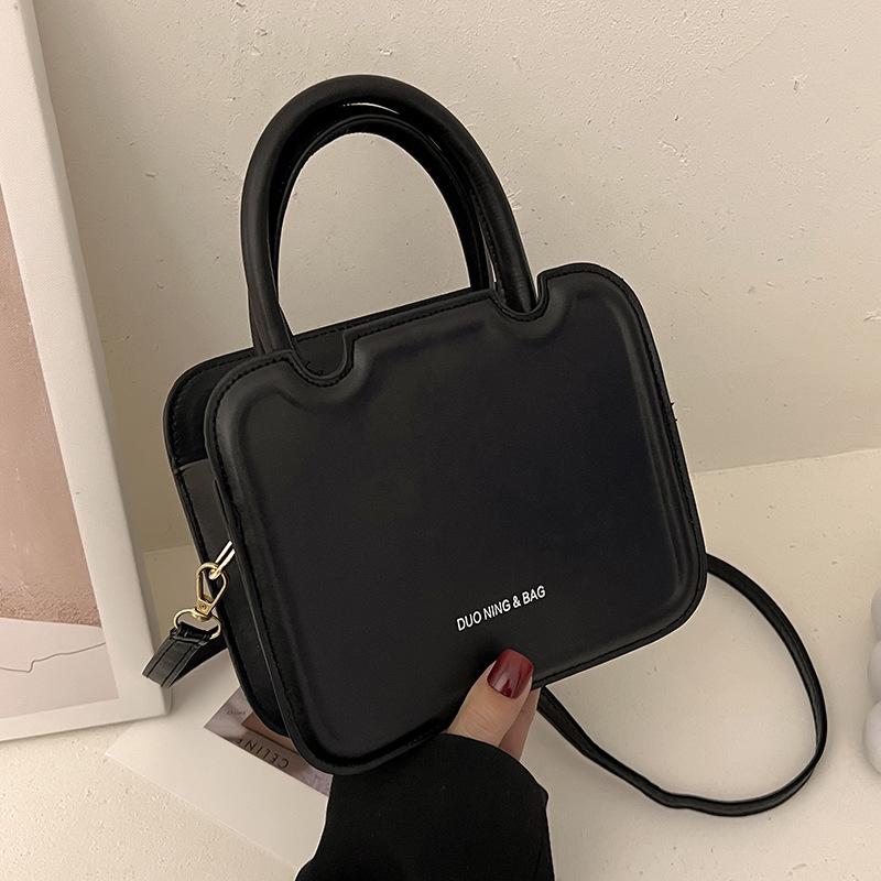 Small Bag Women's 2024 Spring New Trendy Fashion Shoulder Messenger Bag Simple Foreign Texture Portable Biscuit Square Bag