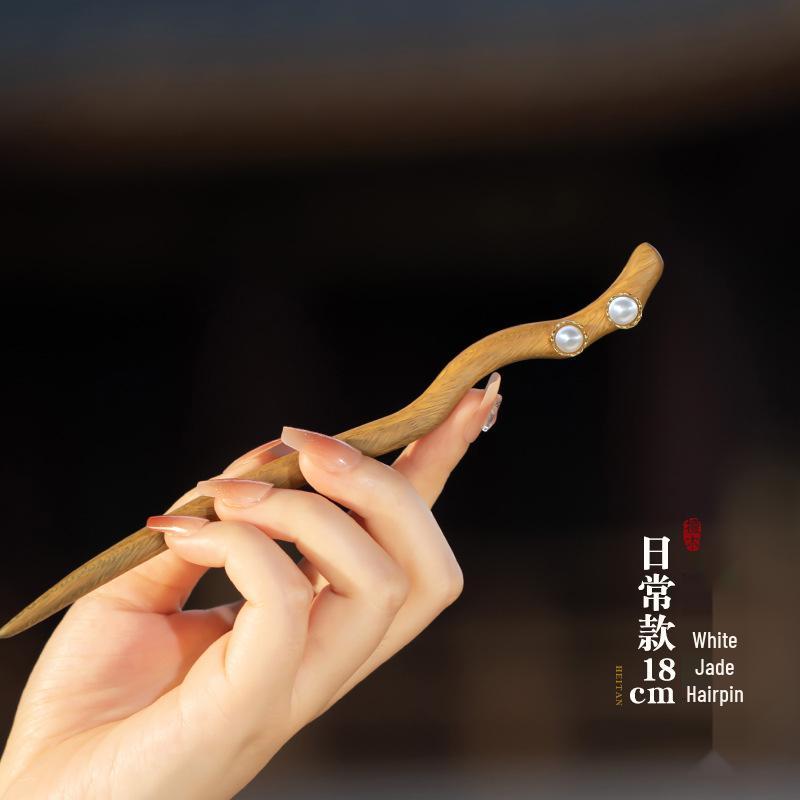Elegant Ebony Flower Hairpin for Women – Ancient Style, High-End Feel, Simple Chinese Design, Perfect for Daily Use.