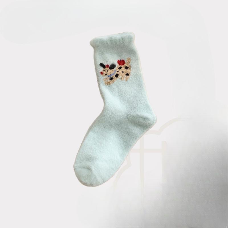 

Autumn and Winter Thickened Australian Fleece Sleep Socks, Plush Cartoon Cute Flower Bud Socks, Soft Winter Postpartum Socks 1 pair