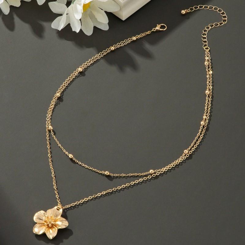 Golden Dopamine Style Flower Pendant Necklace for Women 2026 New Trend Wrinkled Choker Wedding Gifts Accessories