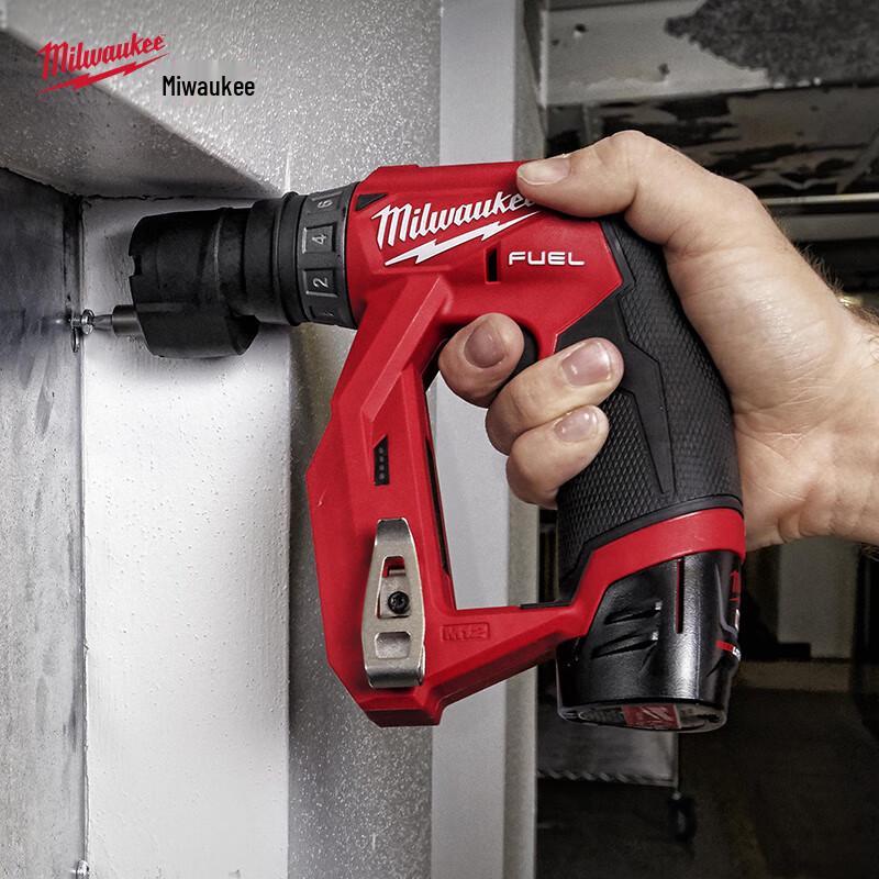 Milwaukee M12 FDDXKIT 12V Brushless Multi-Head Tool CN plug (adapter included)