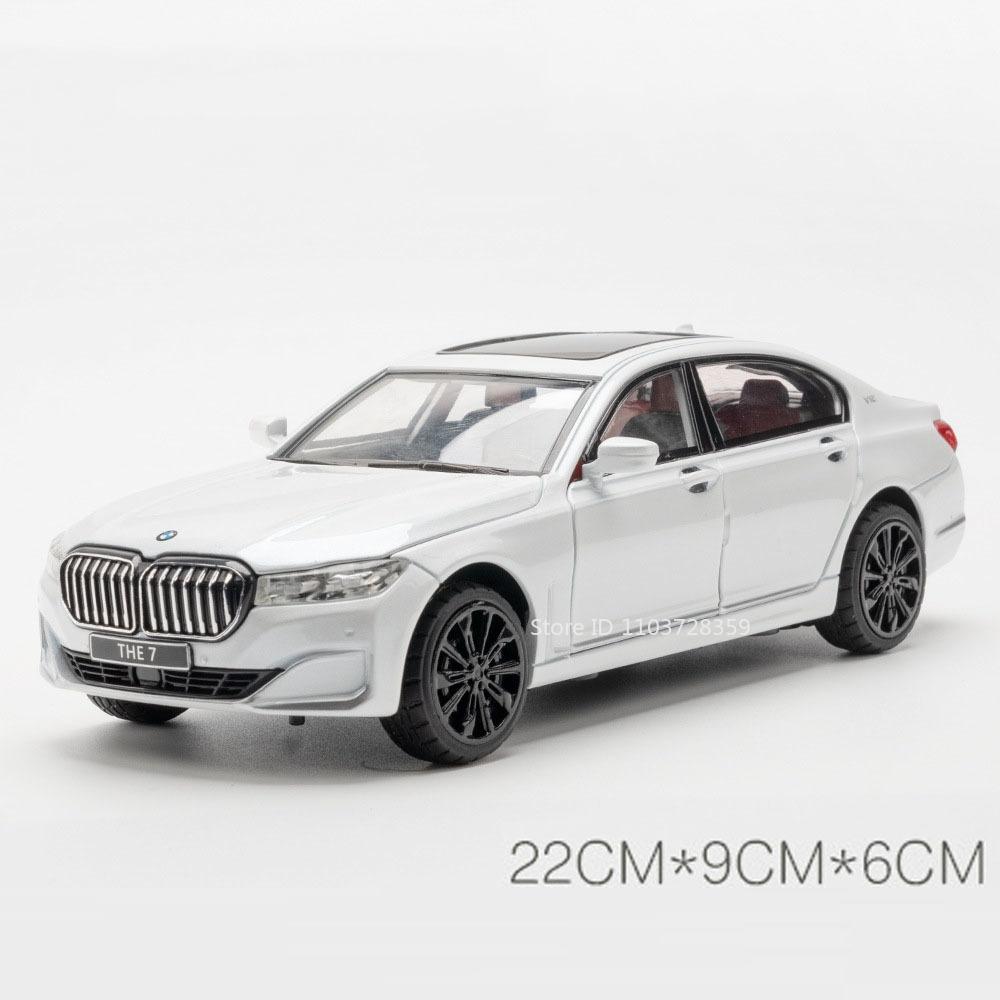 1:24 760LI M3 Toy Car Models Alloy Diecast Miniature Vehicles Sound Light Doors Opened Pull Back Shock Absorption for Kids Gifts
