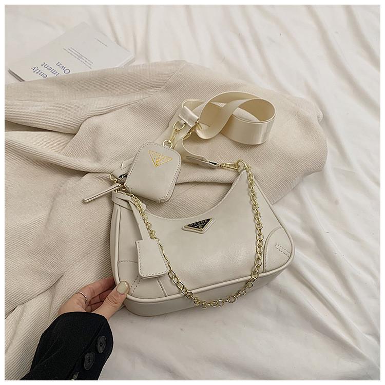 Стильная осенняя минималистичная сумка через плечо для женщин с цепочкой, новая трендовая модель 2024 года. белый