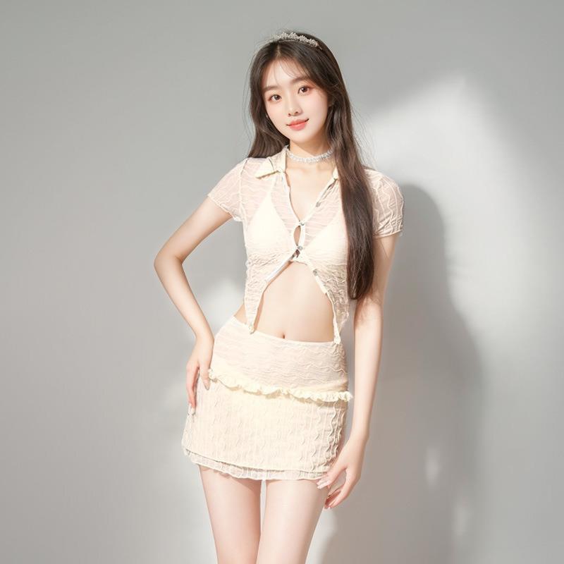 

Комплект купальника из трех частей 2025: Включает Пуш-ап бикини с вкладышами и отдельную накидку, Сексуальное и стройнящее для маленькой груди. One Size (suggested 35-60kg) грязно-белый