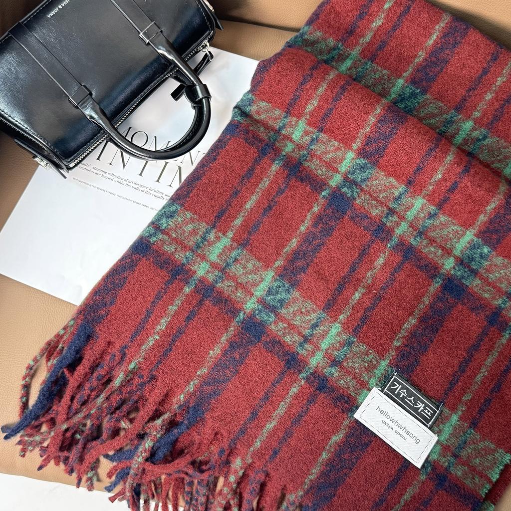Retro Plaid Scarf Women's Winter 1116 New Versatile Korean Version Atmosphere Shawl To Keep Warm Students Thickened Scarf