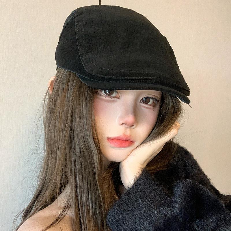 Suede retro duck tongue forward hat autumn and winter American versatile duck tongue beret shows a small face and wears a painter hat