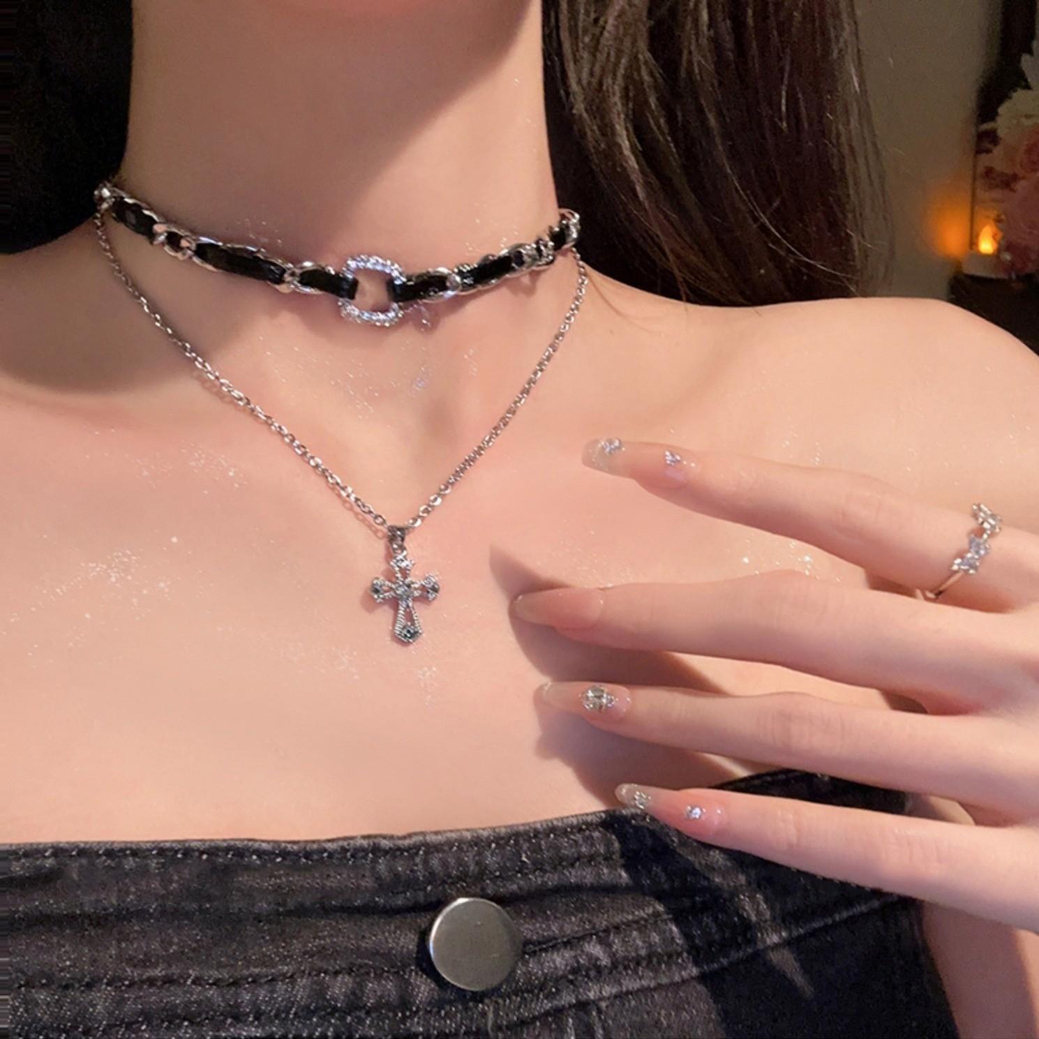 

Двойное ожерелье Dark Cross для женщин, роскошное колье High Sense Light, летняя модная цепочка на шею, цепочка на ключицу